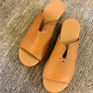 Ancient Greek Sandals Women’s Sagini leather clogs in Tan Studded Detail 8.5